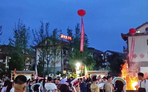 百里杜鹃避暑包吃住全攻略：20℃清凉度假酒店与民宿推荐