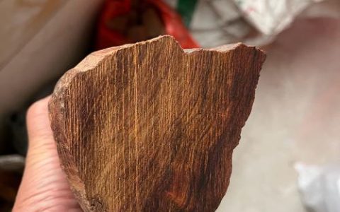 海南黄花梨与越南黄花梨价格是多少？规格、产地与材质影响报价
