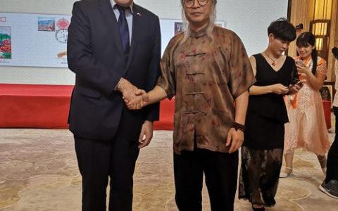 孙利明书法价格一平尺多少钱？规格、题材与装裱影响报价