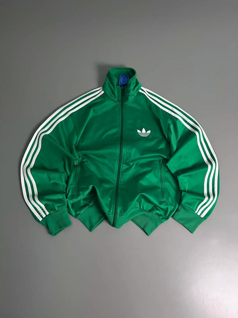Adidas和Adidas Originals（三叶草）的区别：经典与运动的较量