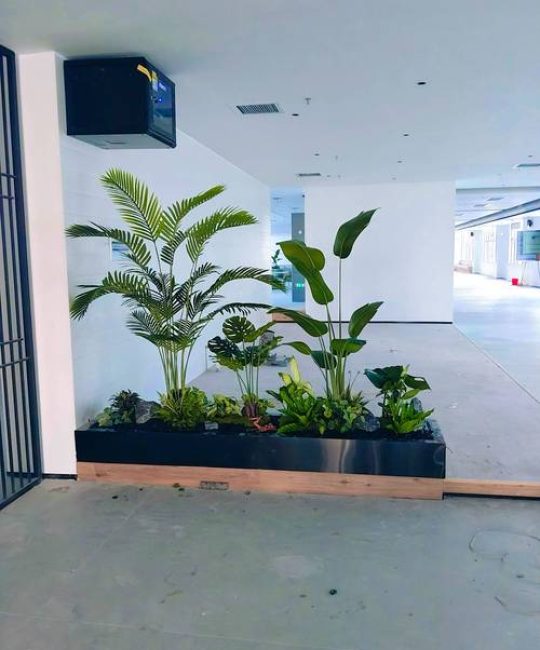 仿真绿植批发市场选购指南：如何识别优质供应商与规避劣质货源