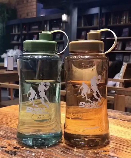 茶花水杯能养吗？茶花土培与水培的区别及养护全攻略