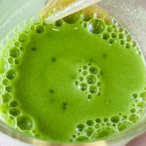 羽衣甘蓝奇亚籽豆浆的功效与食用安全指南 羽衣甘蓝奇亚籽豆浆的功效与食用安全指南