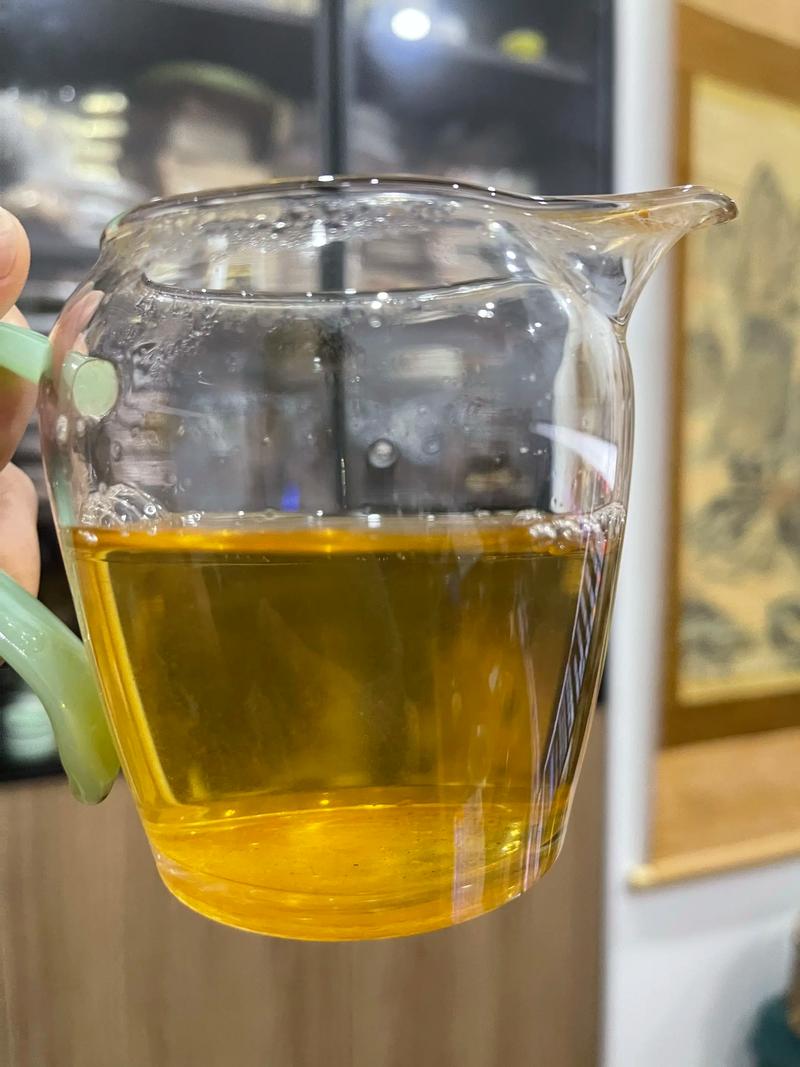 古树茶怎么泡才好喝?掌握这五个要点,让茶汤甘甜醇厚 三、润茶有道,唤醒茶性