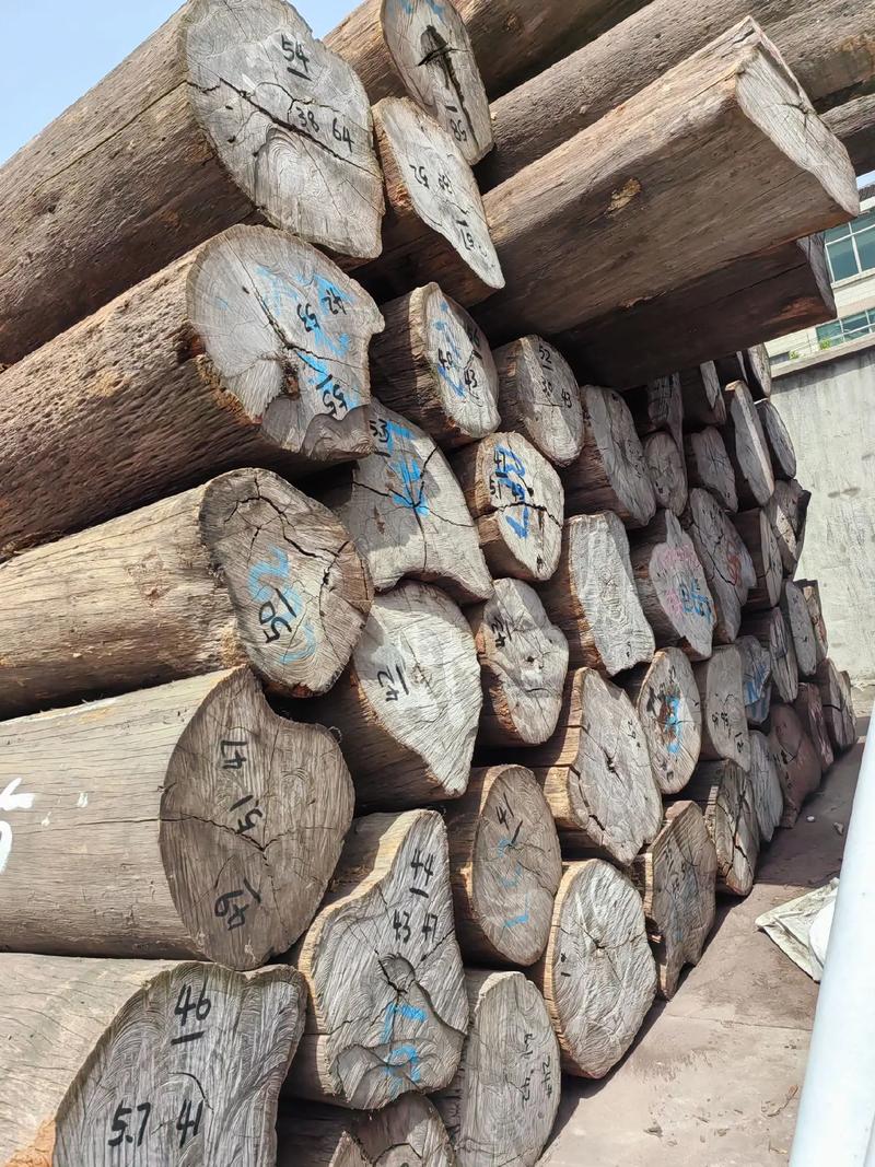 缅甸花梨一吨多少钱?2024年最新价格参考与影响因素解析 详细价格参考表(综合因素叠加)