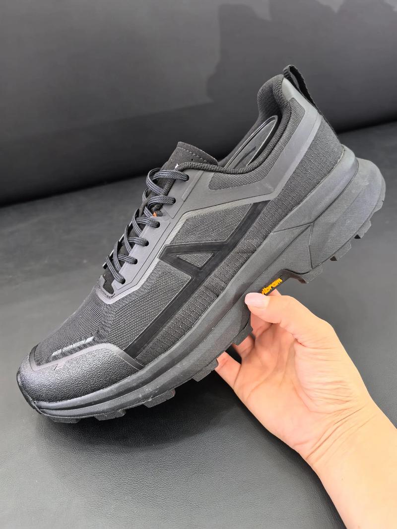 Vibram鞋价格是多少?品牌、款式与材质影响报价 Vibram鞋价格是多少?品牌、款式与材质影响报价