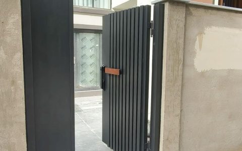 花园房门用什么材料好？四种材料最推荐