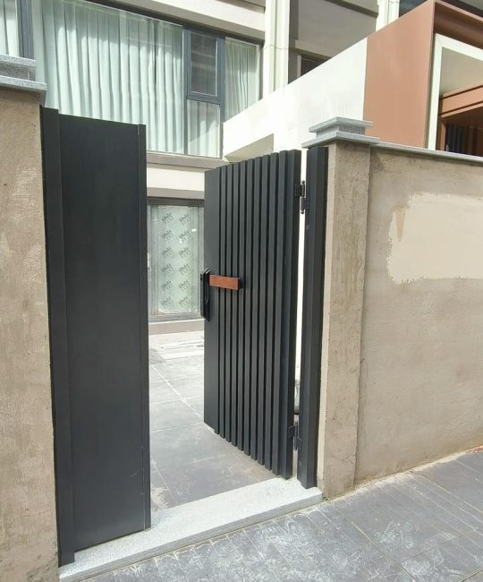 花园房门用什么材料好？四种材料最推荐