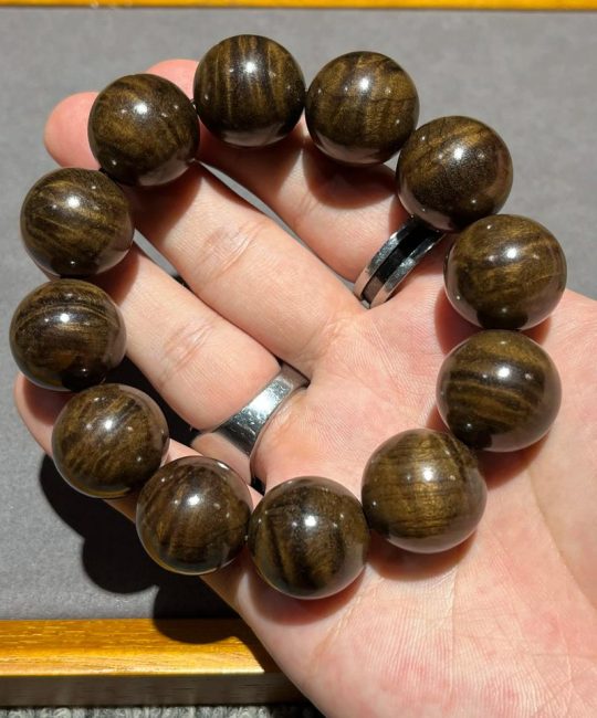 金丝楠阴沉木吉利吗？风水寓意与收藏价值全解析