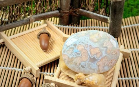 樱花玛瑙吊坠多少钱？2025年价格参考与影响因素解析