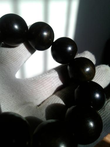 金丝楠木有黑色的吗?揭开它真实颜色与园艺应用的关键 金丝楠木的标准颜色:黄褐底调与金丝光泽