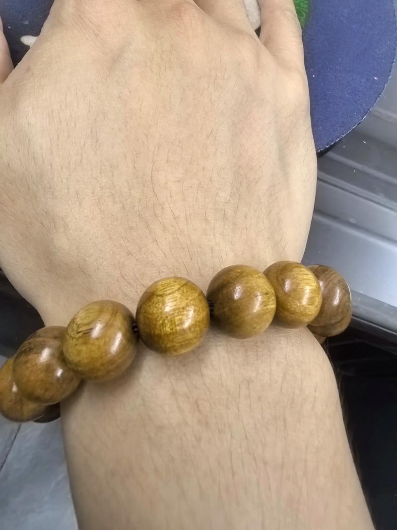 金丝楠木手串怎么盘玩和保养：新手必看的正确方法