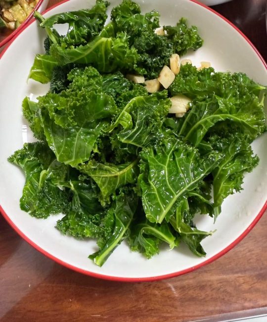 羽衣甘蓝的食用方法：生食与熟食指南