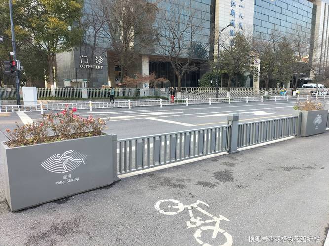 市政PVC花箱护栏怎么样? 二、市政PVC花箱护栏的主要优点