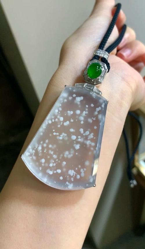 探索“木那雪花棉”——一种独特的多肉植物园艺新宠 三、繁殖方法:叶插与小苗分株