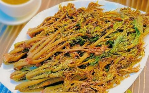 香椿生腌的6种做法：鲜嫩爽口，做法简单，6种风味任你选