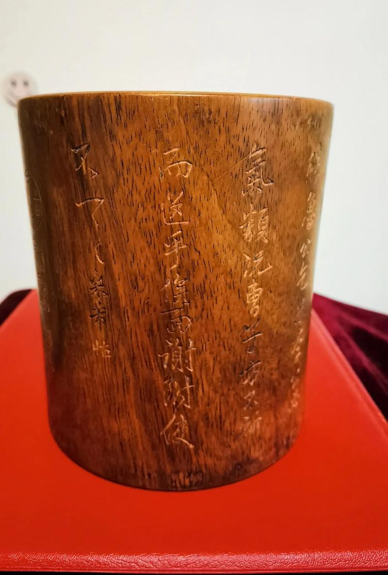 一、材质决定底线：黄花梨为何珍贵