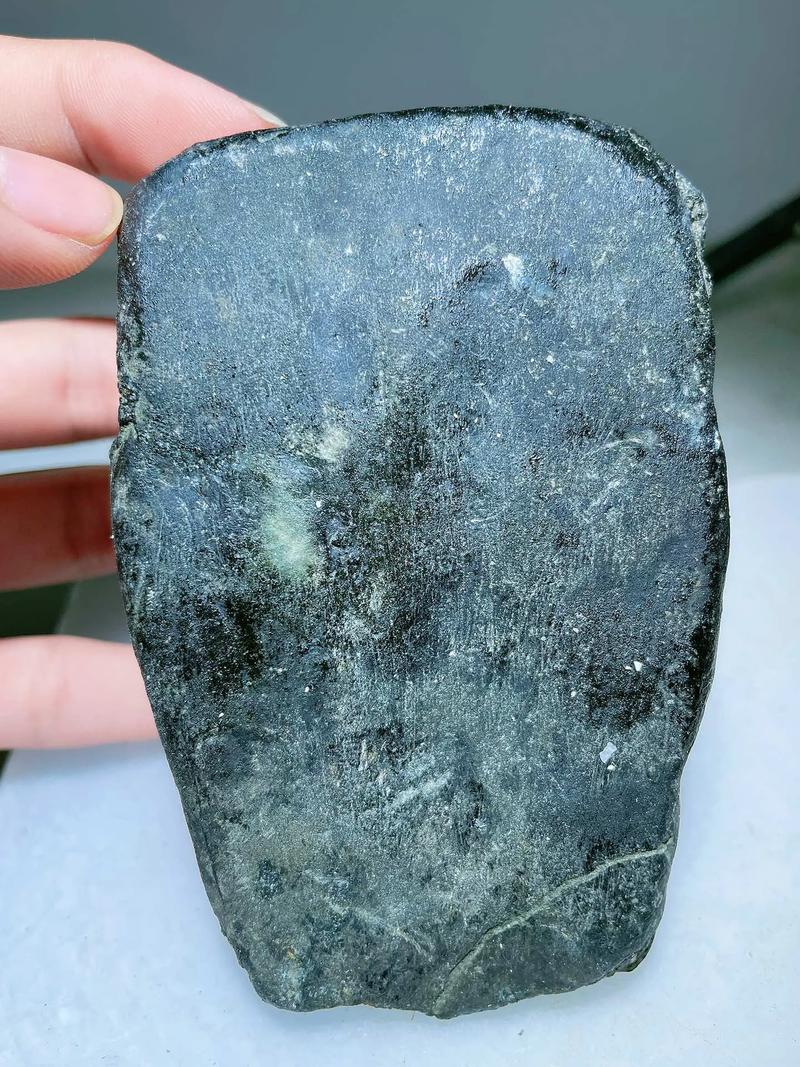 莫西沙雪花棉值钱吗?——从园艺视角看翡翠原石的收藏价值 收藏与选购建议