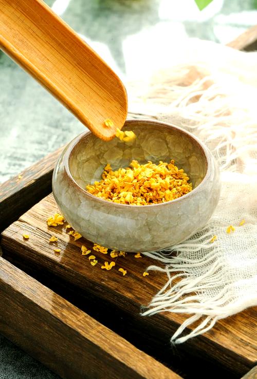 干桂花怎么制作不损坏香味?掌握这些技巧,留住满屋秋香 四、储存:隔绝空气和光线是关键