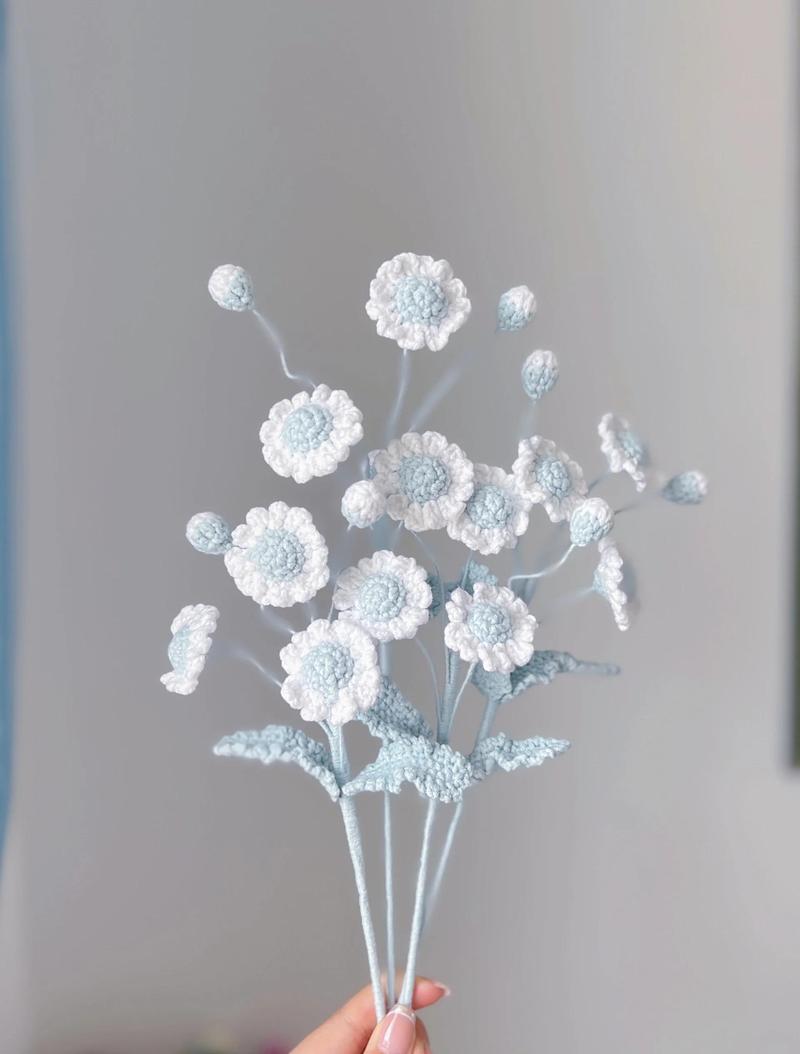 插花小雏菊配什么花?5种搭档花材与养护全攻略 修剪促花系统指导