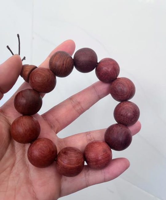 从一颗种子到一串手串：花梨木手串的价值与养护之道