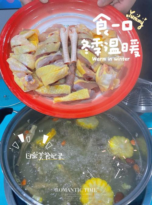 桂花鸡为什么叫桂花鸡?名字背后的美味与文化探源 一、最直观的解释:因“色”得名