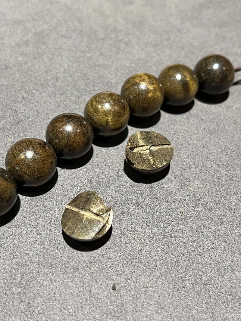 金丝楠木阴沉木和金丝楠木的区别:一文看懂价值差异 金丝楠木阴沉木和金丝楠木的区别:一文看懂价值差异