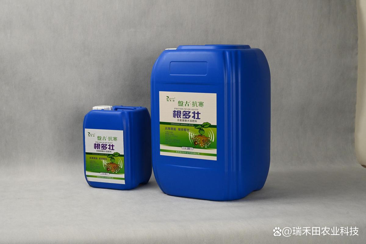 樱桃树生根效果最好的肥料是“高磷型水溶肥（如10-30-20）+ 海藻酸生根剂”组合，在定植或移栽后浇灌根部，可有效促进新根生长。